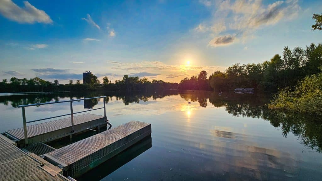 Der Sundhäuser See in Nordhausen Der Steg an Einstieg 1 Sonnenuntergang