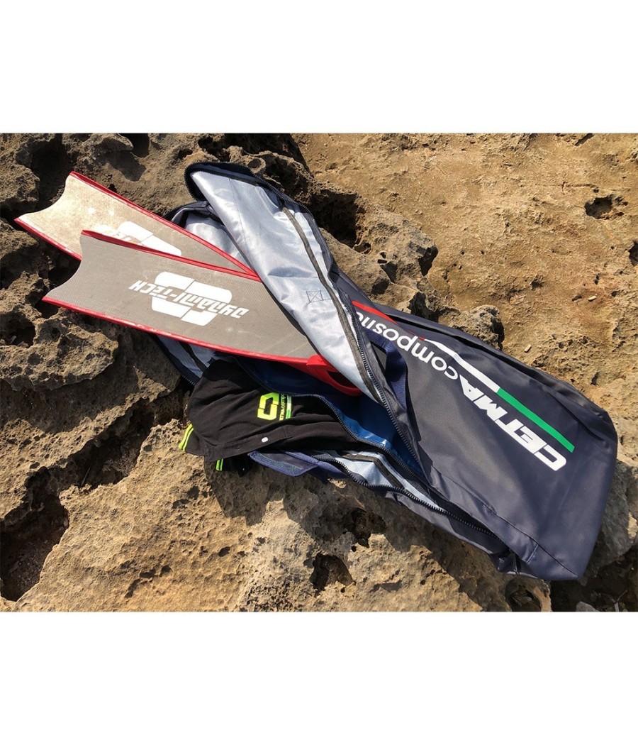 CETMA Flossentasche Schwarz mit Flossen und Tascheninhalt